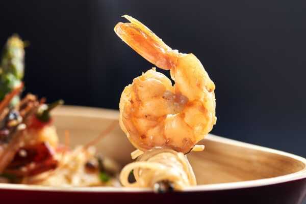 Udon noodles with shrimp