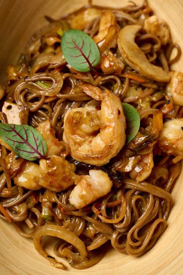 Soba noodles with shrimp