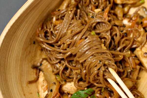 Soba noodles with vegetables