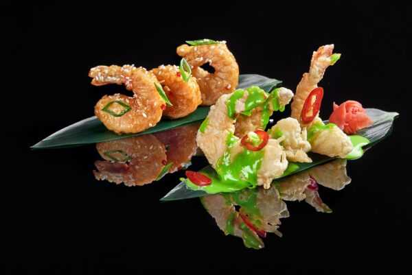 Tiger shrimps with two sauces