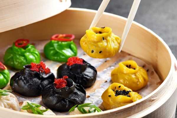 Dim sum with shrimps and vegetables