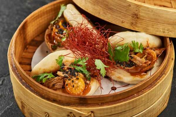 Bao with honey-mustard chicken and vegetables