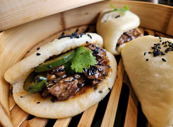 Bao with veal and smashed cucumbers