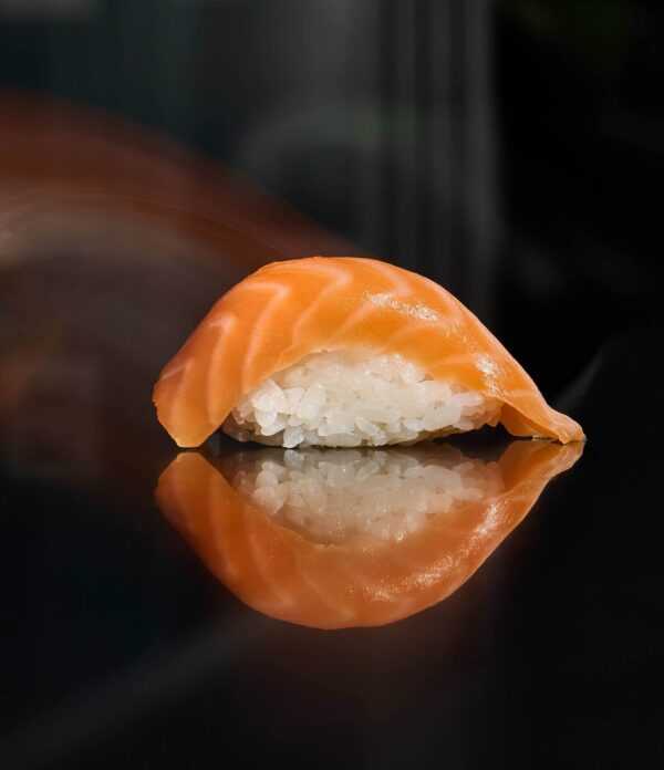 Sake nigiri